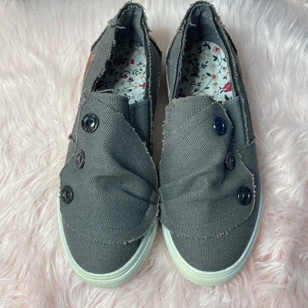 Classic grey gray sneakers,‎ size 5 1/2, 36